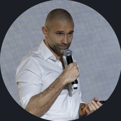 Giuliano Arucci, Director of CX Strategy at Informa